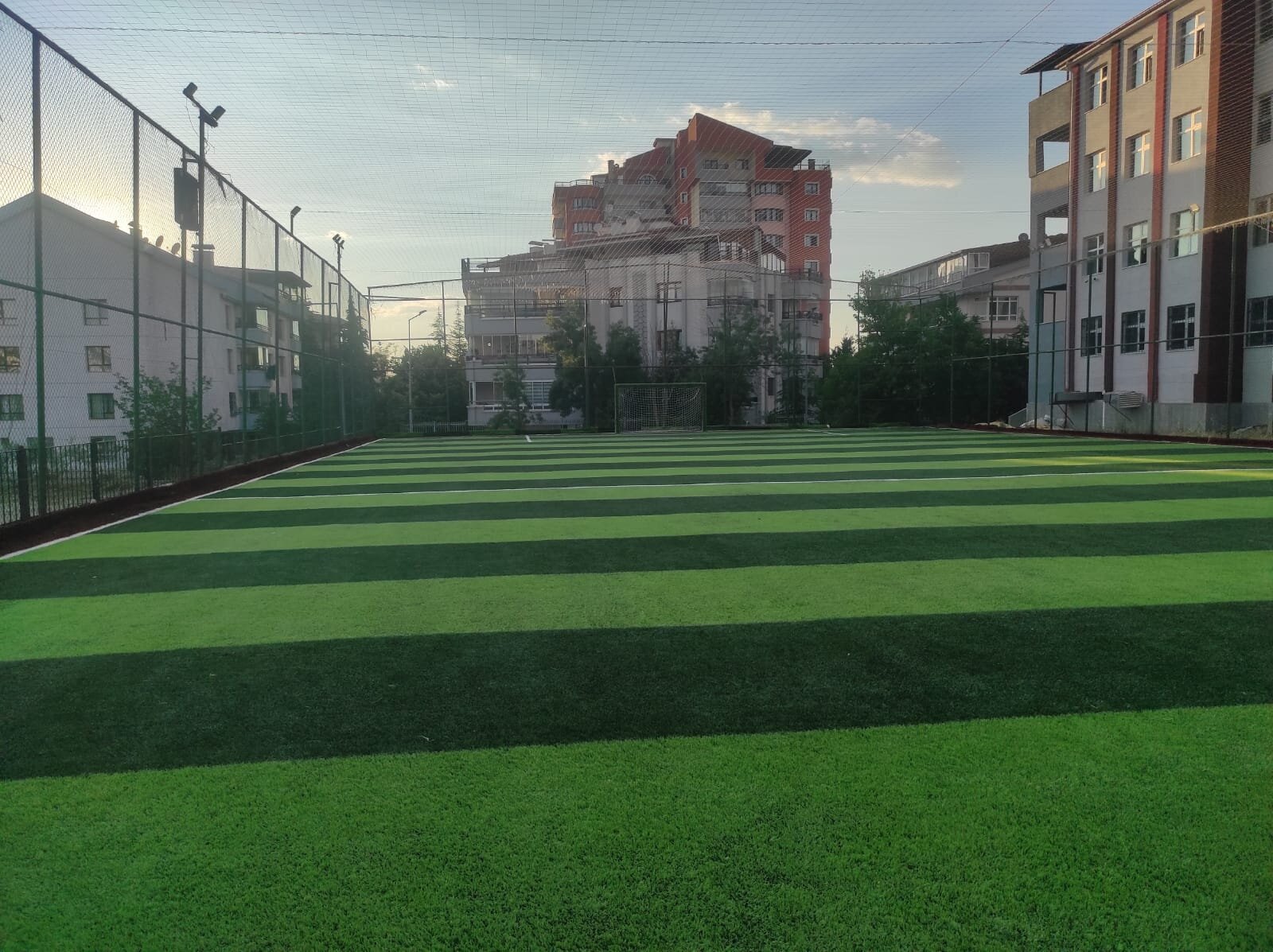 Ada Halı Saha Kırkkonaklar sahadan fotoğraf 4